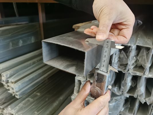 ASTM A479 ha spazzolato la metropolitana quadrata di acciaio inossidabile ha lucidato 0.6mm luminosi