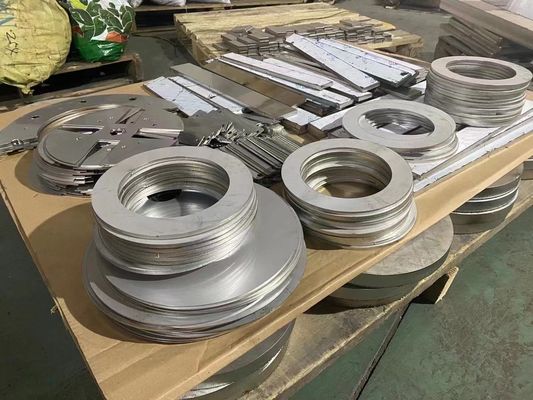Taglio del piatto di acciaio inossidabile del bordo 310S della fessura intorno a 2000mm