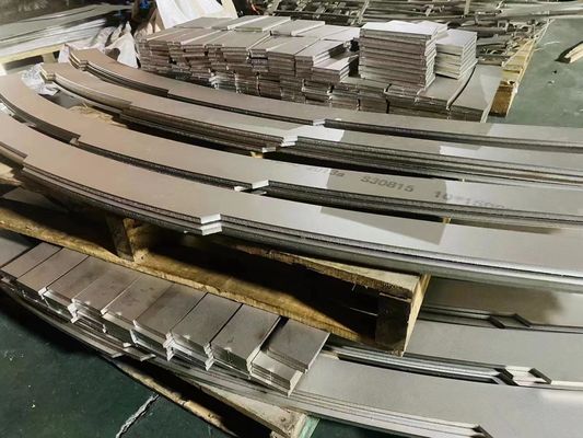 Taglio del piatto di acciaio inossidabile del bordo 310S della fessura intorno a 2000mm